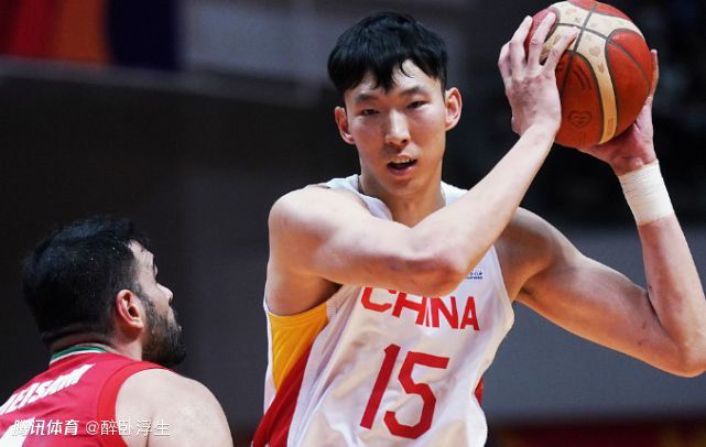 阿森纳希望与这位25岁的日本后卫签下新合同，斯基拉指出，双方距离续约至2028年仅一步之遥。